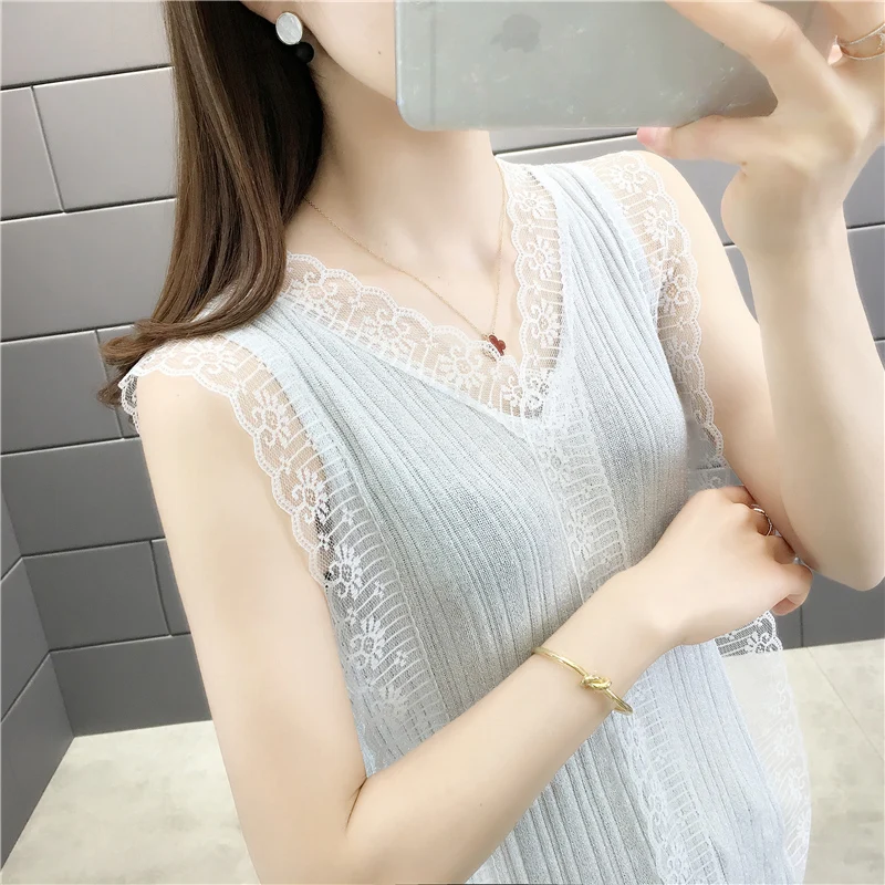 

15948 hall 13 row 3 middle] real shooting lace splicing V-neck suspender vest 20