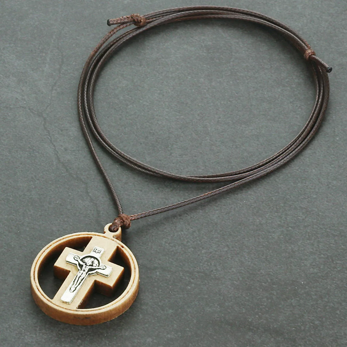 

Natural Wood Crucifix Round Cross Pendant Necklaces For Men Adjustable Leather Rope Necklace Catholic Religious Jewelry Chains