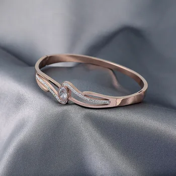 

Take A Shower No Need Pick Bracelet Titanium Steel Woman A Bath Rose Golden Color Golden Classics Bracelet T Word No Fade