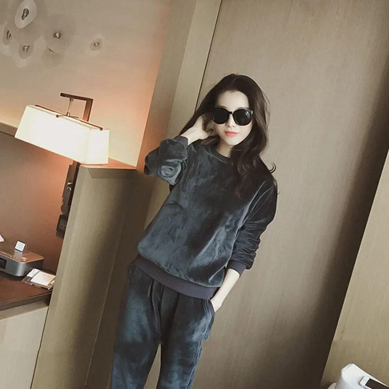 

2020 Spring Autumn New Gold Velvet Leisure Two Piece Set Women Sportswear Plus Size Fashion Solid Color Lace Up Female Outfit