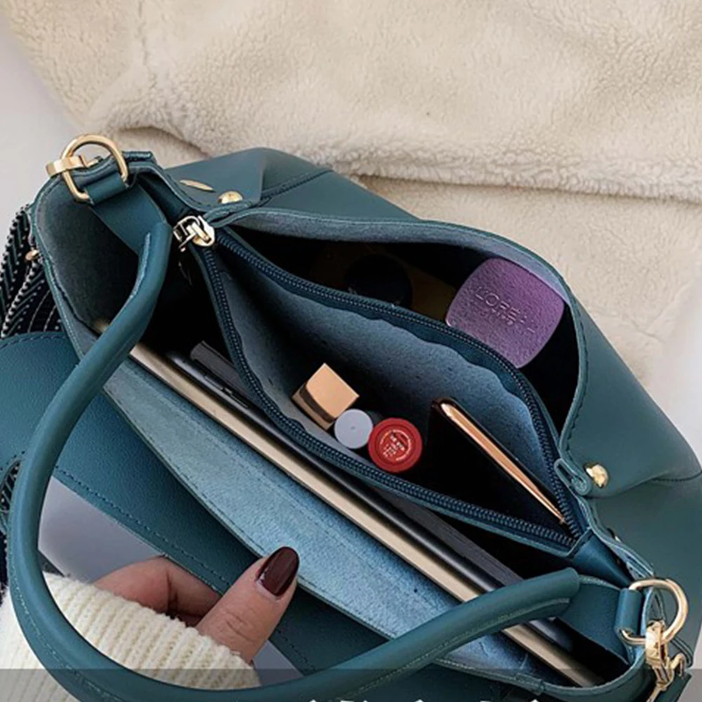 Fashion Simply PU Leather Crossbody Bag For Women 2020 winter Solid Color Shoulder Messenger Bag Lady Chain Travel Small Handbag