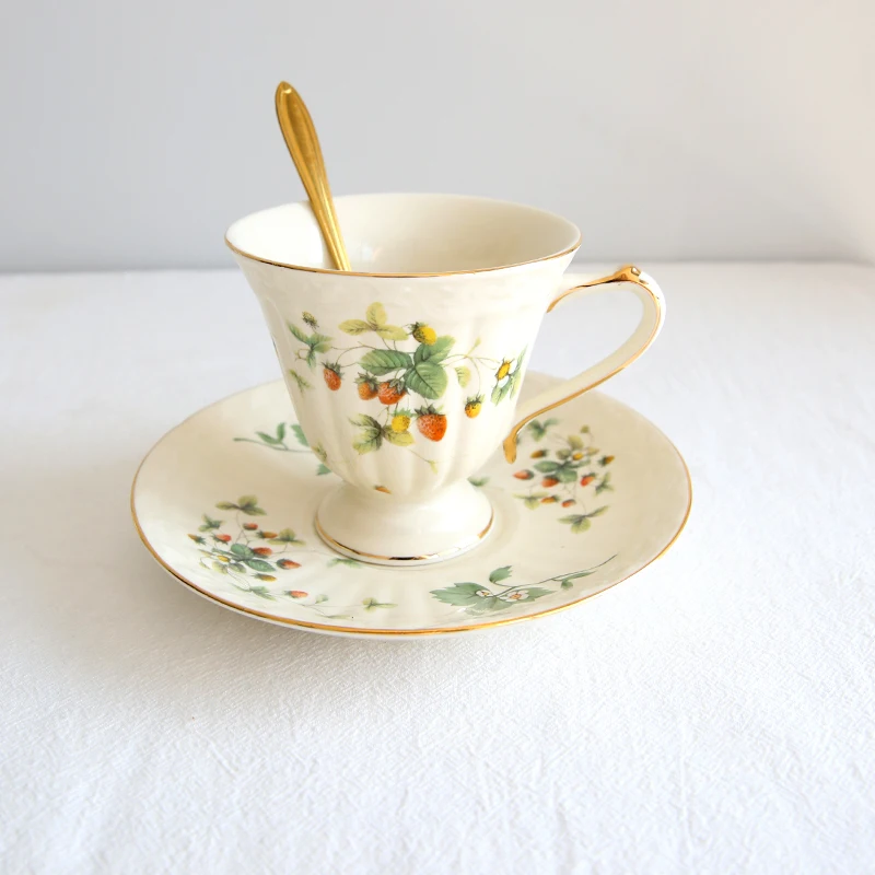 A cup saucer 2