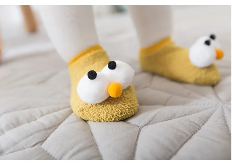 Детский слюнявчик для малышей носки с большими глазами носки для ног от 0 до 3 лет, 3 размера, 6 цветов, tz04