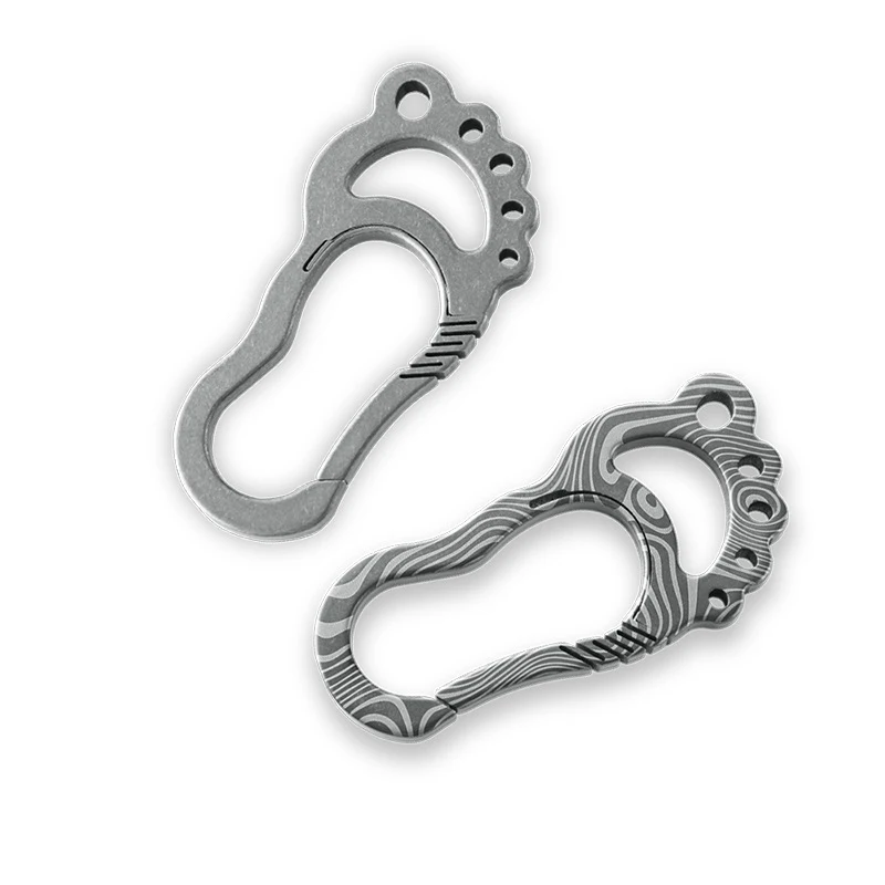 Creativity Foot shape Titanium Keychain Luxury Car Key Ring Hanging Buckle Lightness Key Holder Gift Between Lovers