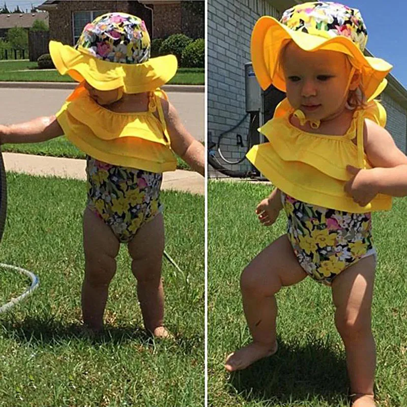 2 шт. для маленьких девочек Swimmsuit + Шапки Одна деталь с открытыми плечами бикини купальный костюм с рисунком купальник ванный комплект