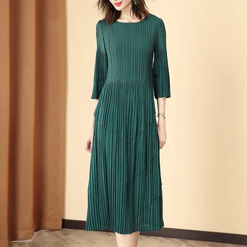 

Plus Size Dress 2020 Women Spring Summer New Round neck Three Quarter Sleeve Stretch Miyake Pleated Solid Color Dress Midi