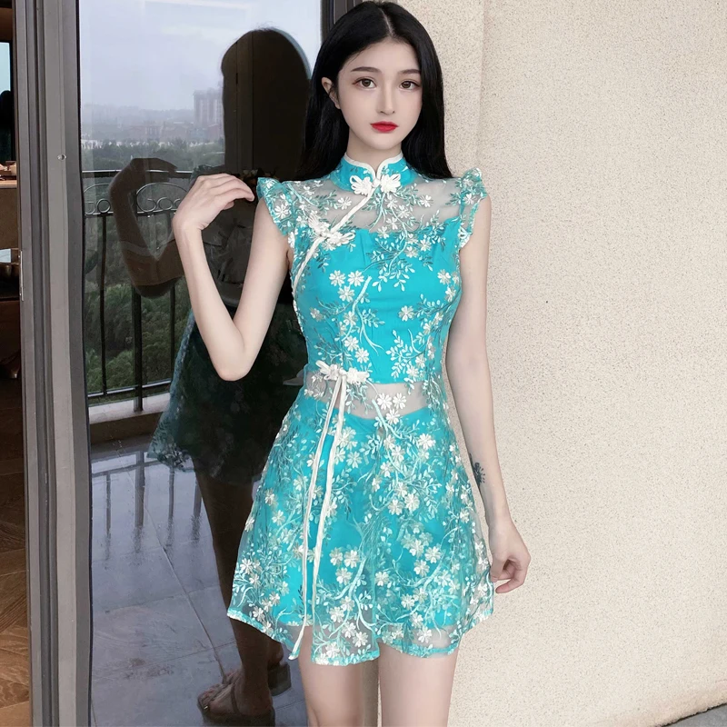 

Women New Mesh Flower Embroidery Lace Ruffles Hollow Out Top & Short Sets Summer New Split Lace Blouse +Shorts Two Pieces Sets