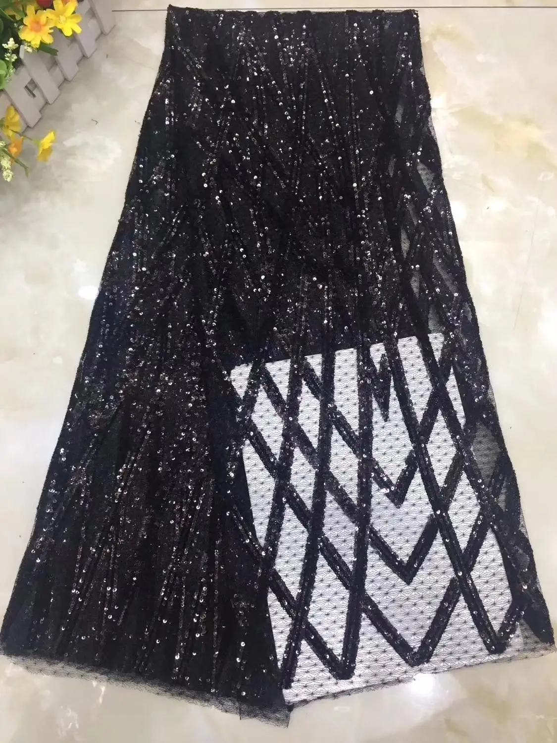 

African Sequins Lace Fabric 2019 High Quality Lace Nigerian Lace Fabric Off White French Party Net Lace Flower Fabrics DYS252