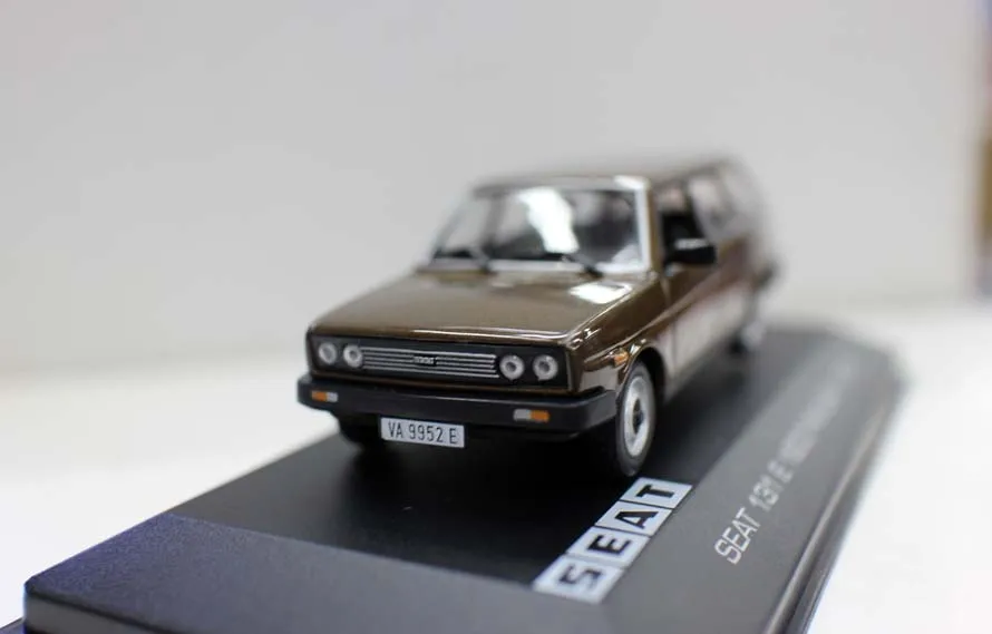 Iх O 1:43 сиденье 131 E 1600 привычный 1977 бутик сплава автомобиля игрушки для детей Детские игрушки модель подарок оригинальная коробка