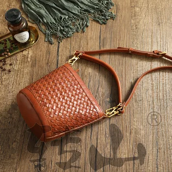 

2020 New Real Leather Bucket Bag Women Genuine Leather Handbags Designer Small knit Tote Shoulder Crossbody Bag High Quality