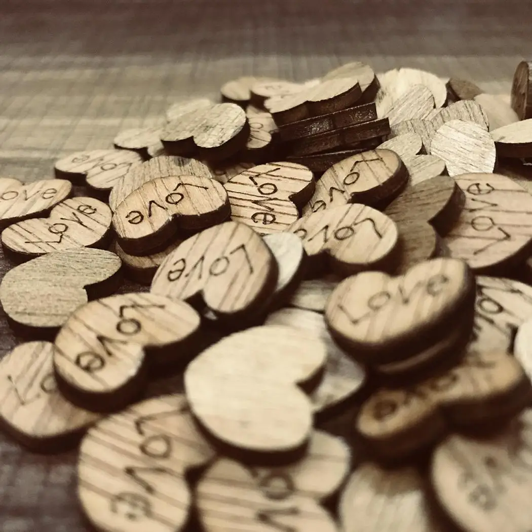100 шт Имитация деревянного сердца Свадебные украшения набор рукоделия(100 шт) в форме сердца разброс сцены