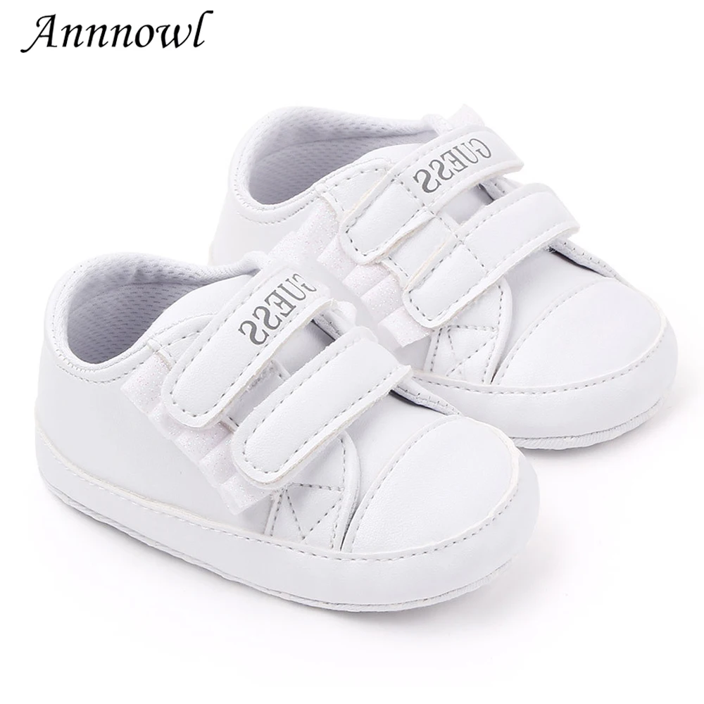 Zapatillas de suela blanda para bebé recién nacido, zapatos para niño de 1 año, calzado para niño pequeño, zapatos de cuna de cuero para niño, regalo para muñeca