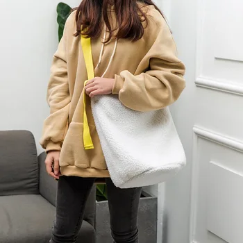 

Faux Fur New Pattern Small Square Bag 2020 New Korean Fashion Cool One-Shoulder Messenger Bag handbags Tote Bag Furry Fluffy