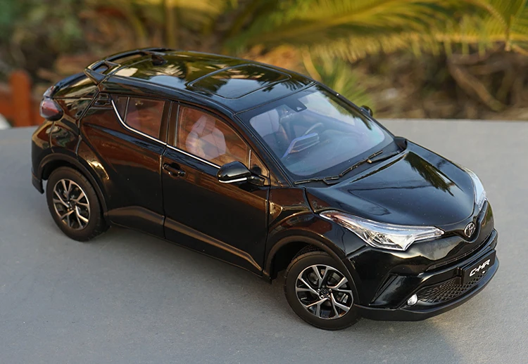 1:18 Toyota C-HR CHR сплав модель автомобиля статические металлические модельные автомобили оригинальная коробка для подарков коллекция