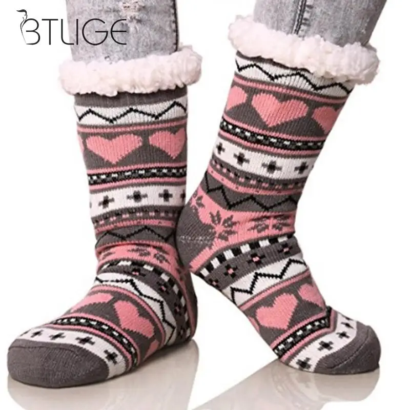 Женские зимние утепленные Нескользящие теплые хлопковые носки с рождественским принтом в виде сердца, флисовые Носки Harajuku, милые носки