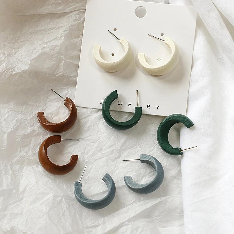 Серьги AMORCOME с матовым деревянным декором большие круглые Винтажные Украшения