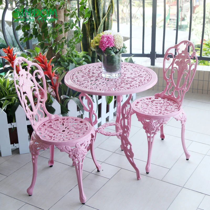 Outdoor Metal Table and Chairs Fashionable Design Restaurant and Garden Outdoor Table Chairs