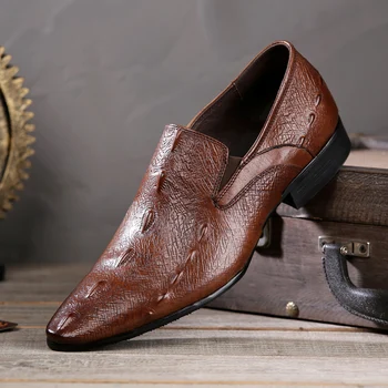 

2020 spring and summer new men's formal shoes British leather crocodile pattern business large size men's shoes