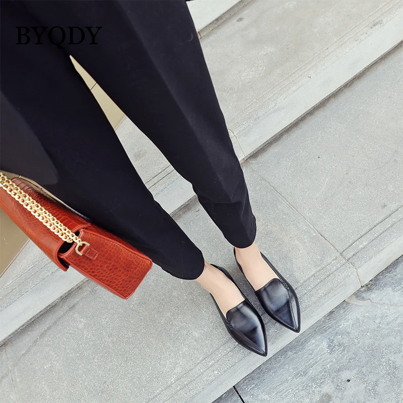 

BYQDY Classic Low Heels Oxford Shoes Pointed Toe Big Size Mom Shoes Patent Leather Elegant Pumps Comfortable Flats Ballet Shoes