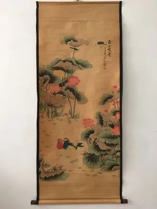 

China old scroll painting Celebrity calligraphy painting Middle hall hanging painting Wall paintings wuguandai's Lotus