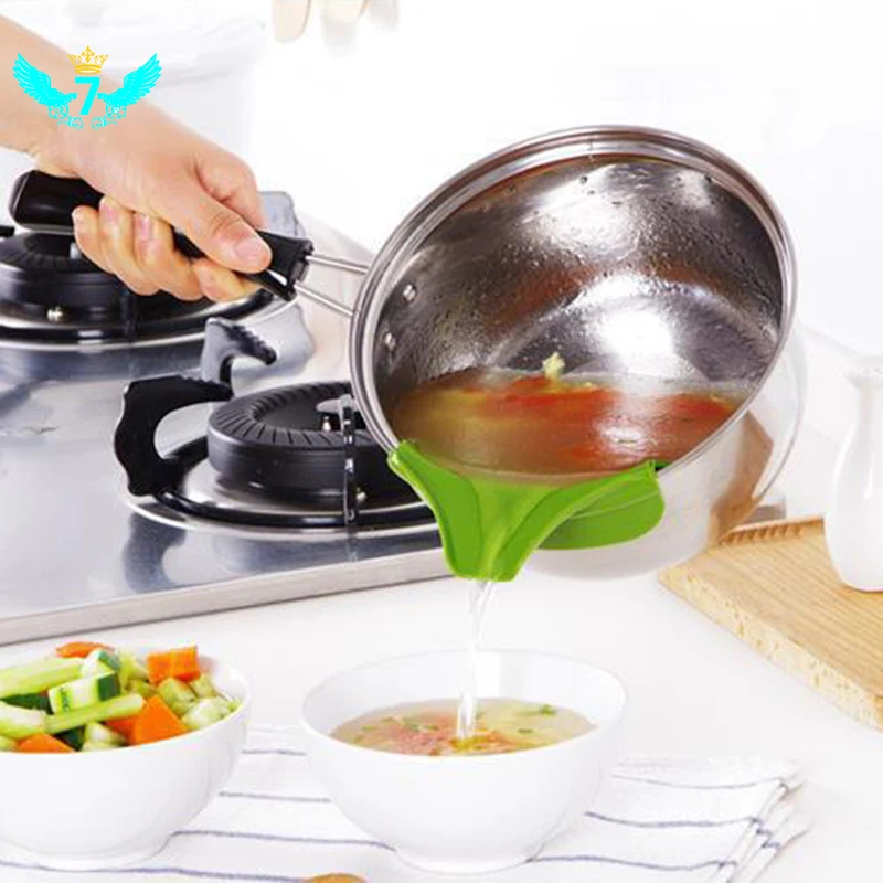 

Creative Anti-spill Silicone Slip On Pour Soup Spout Funnel for Pots Pans and Bowls and Jars Kitchen Gadget Tool TOB