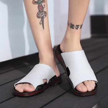 

Men Slippers High Quality Leather Big Size 38-45 Outdoor Flat Shoes Beach Shoes Solid Color Fashion Slip-on Men Slippers