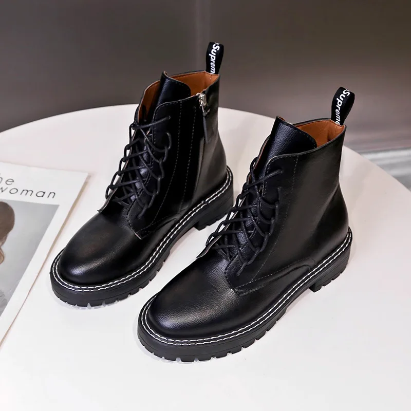 

Martin Boots Women's 2019 New Style Autumn Yang Mi Celebrity Style Martin Boots Black And White with Pattern Motorcycle Boots Br