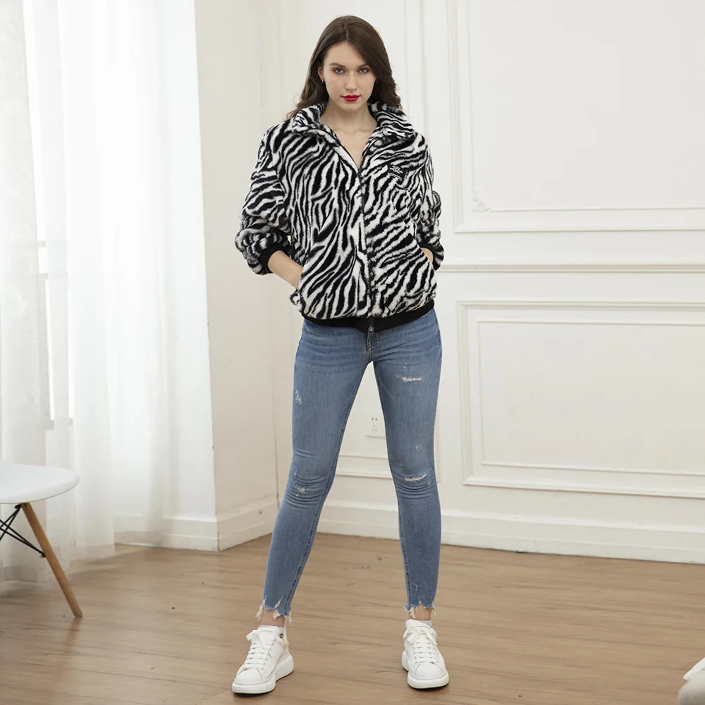 

2020 Autumn/winter Zebra Zip Collar Jacket Fashion Casual Warm Plush Black and White Striped Long Sleeve High Street Zip Top