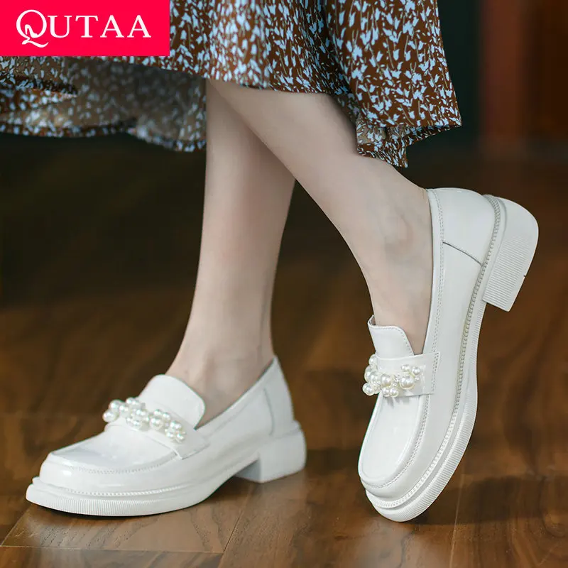 

QUTAA 2022 Square Med Heels Casual Round Toe Slip On Ladies Shoes Spring Autumn String Bead All Match Women Pumps Size 34-42