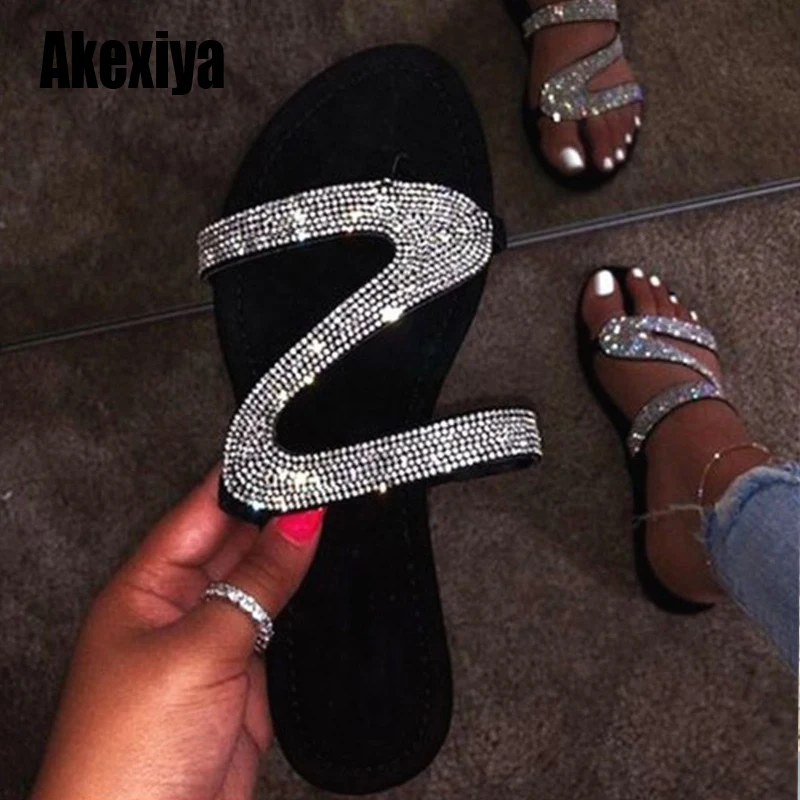 Шлепанцы стразы женские прозрачные сланцы плоская подошва открытый носок