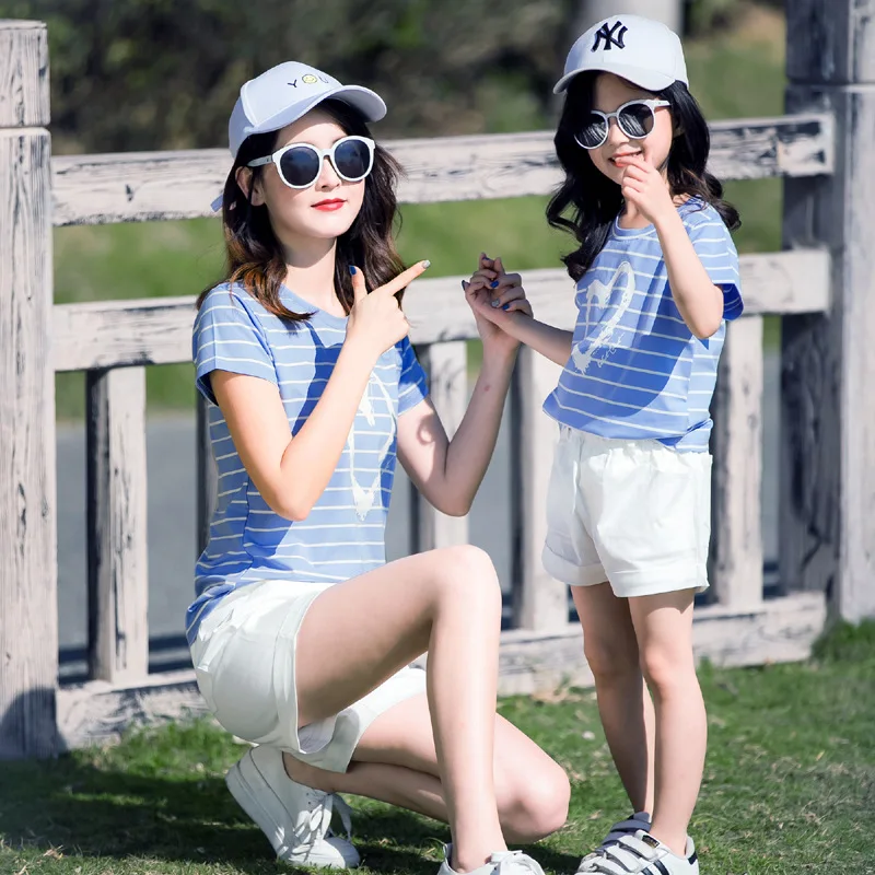 

2019 Mommy and Me Family Matching Outfits Heart Print T Shirts+ Shorts Pant 2pcs/set Mother and Son Clothes Father Baby Clothing