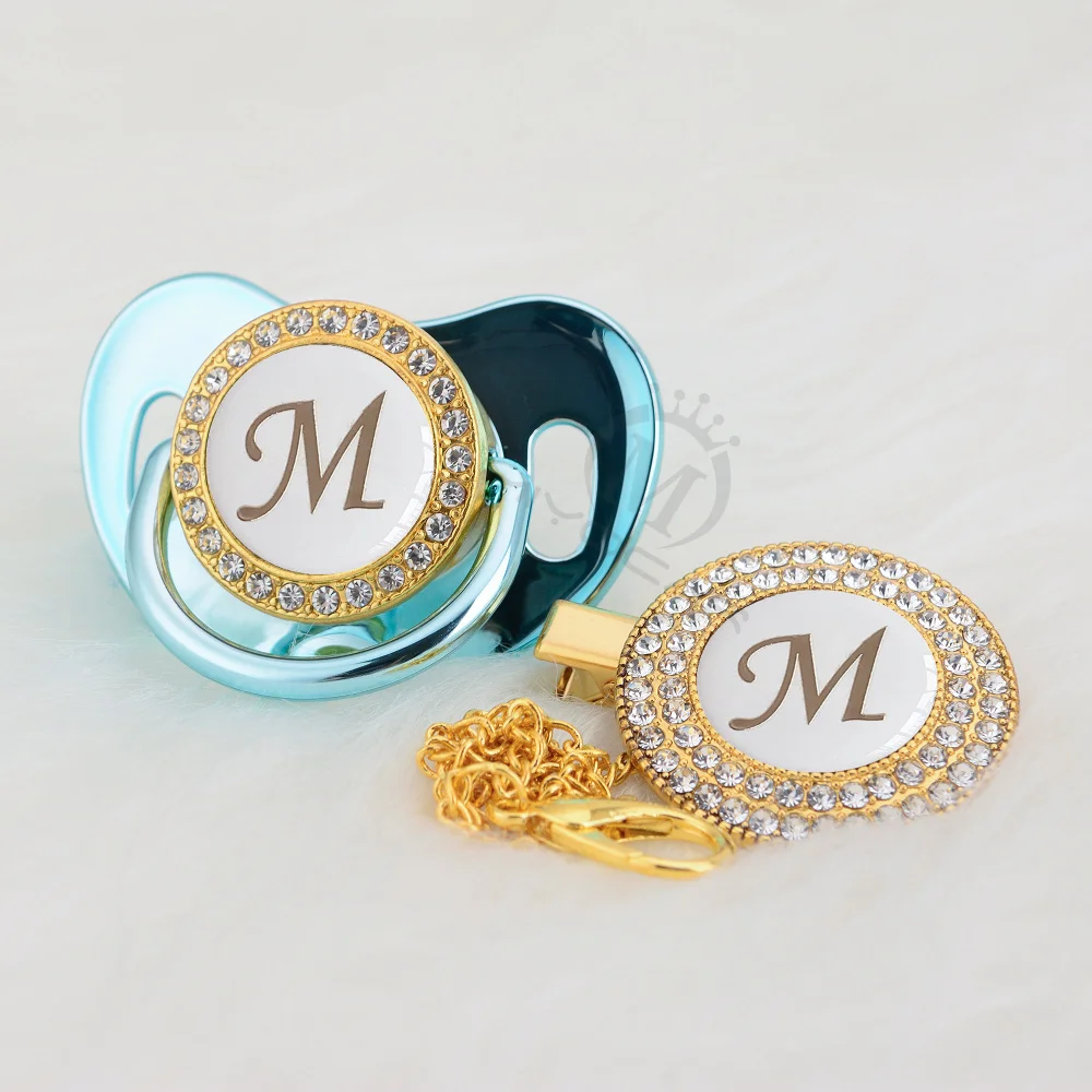 Chupeta e Clipe Livre de Bling do Presente Miyocar Nome Prata Bling Letra Inicial m Elegante Manequim Chupeta Bpa Babyshower Lm-w Mod. 261708 11 Mamãe e Bebê