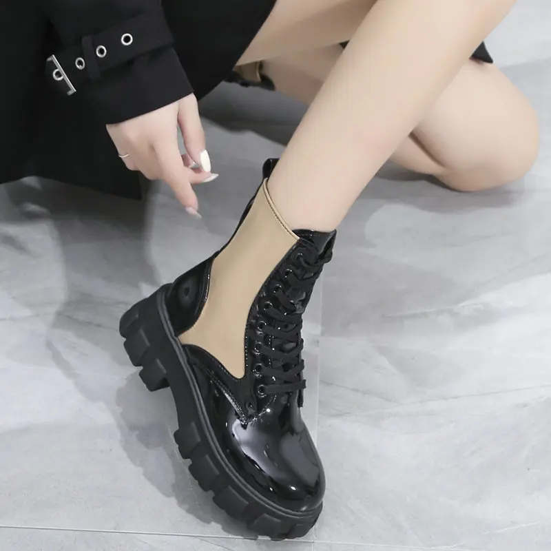 

2021 New Khaki Fashion Martin Boots Women Autumn Winter Platform Ankle Boots Ladies Lace-up Belt Buckle Bag Decoration Booties