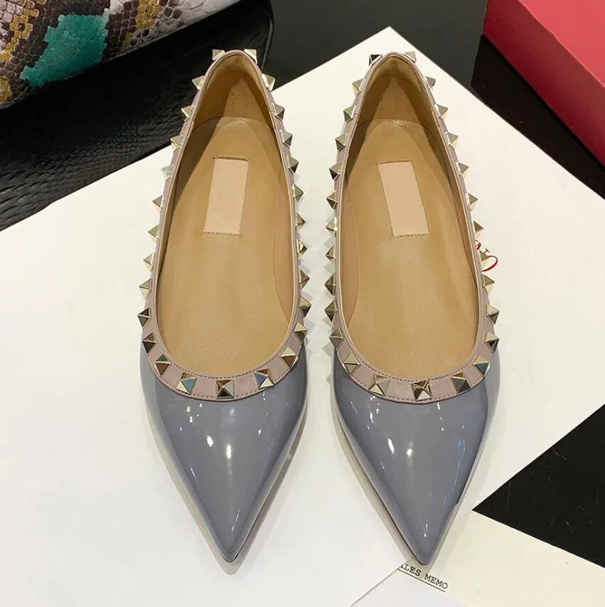 

Hot Design Stylish Woman Pointed Patent Leather Shoes with Flat Shoe Party and Daily Flat Shoes Women Ladies Dress Shoes Women