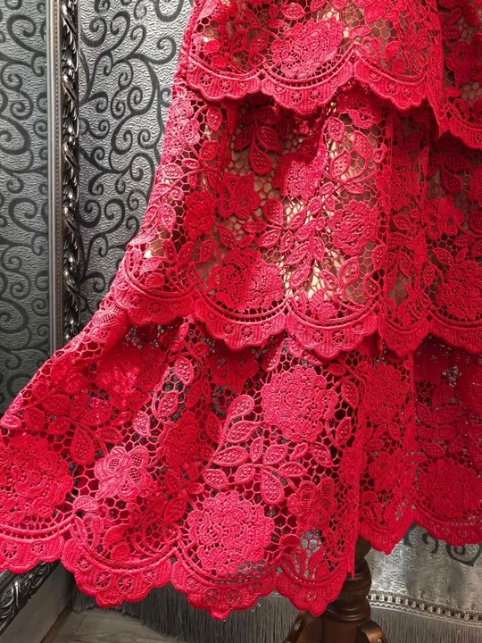 Ранняя весна, новинка, женское вышитое многослойное длинное платье на бретелях с открытыми плечами, украшенное цветами, 1212