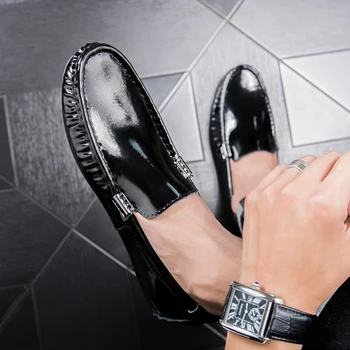 

Big size 38-47 New Fashion Men Loafers Men Leather Casual lightweight Shoes High Quality Adult Moccasins Men Driving Shoes w5