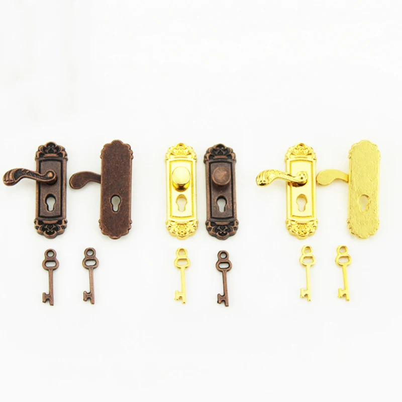 

1/12 Dollhouse Miniature Accessories Mini Metal Door Lock with Key Simulation Model Toys for Doll House Decoration