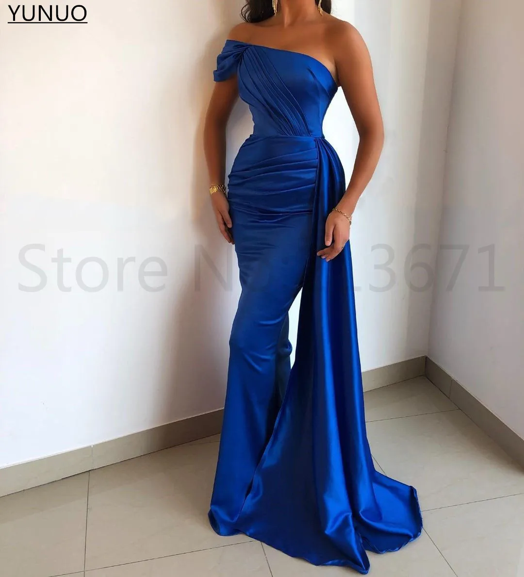 YUNUO Royal Blue robes de soirée Evening Dresses with Draped فساتين السهرة Elegant One Shoulder Prom Formal Gowns Women Party long sleeve formal dresses & gowns