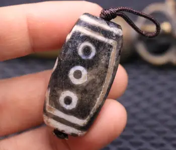 

Magic Power Tibetan Old Agate 7 eye Gray Skin flat dZi Bead