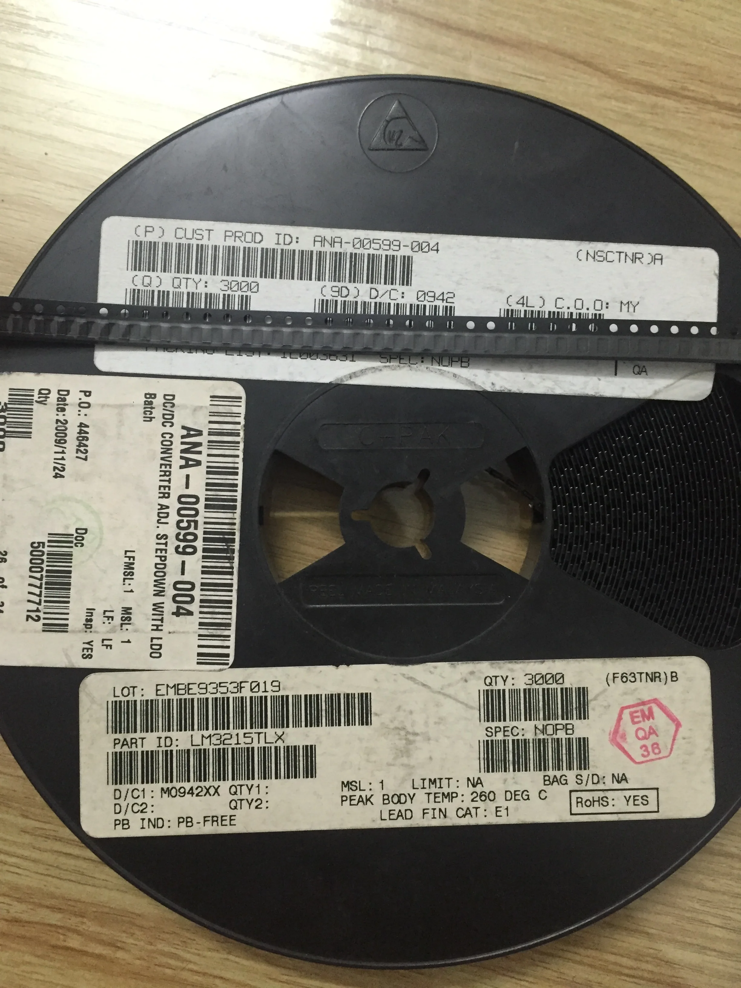 

1 шт., модель LM3215TLX, модель LM3215 DSBGA 12, новая модель