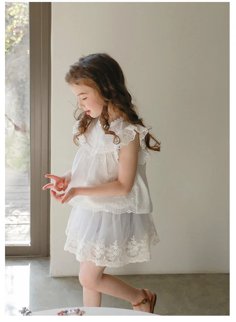 Summer girls blouses new korean style fly sleeve cotton linen tops baby girl lace tshirts best T-Shirts