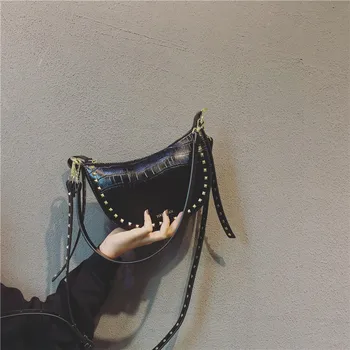 

European station bag woman 2020 new net red Rivet crescent moon bag semicircle bag dumpling bag versatile armpit crossbody bag