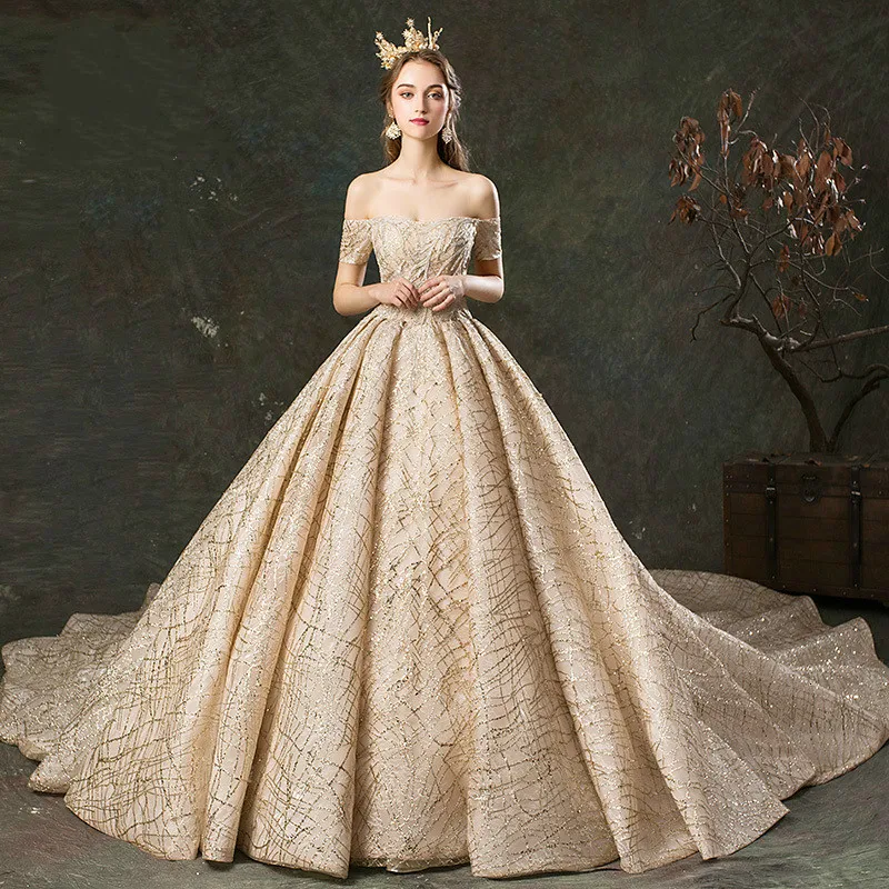 

Wedding Dress Long Train To The Lacy Boat With Collar Noiva Is Dressed In Luxurious
