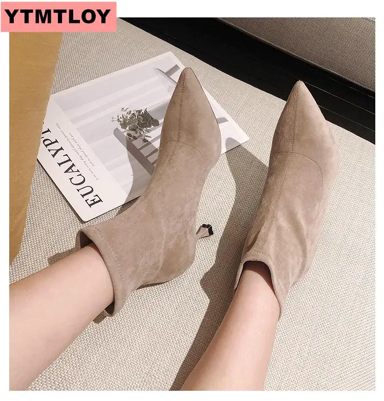 Женские удобные ботинки с острым носком на шпильке открытым осень и зиму