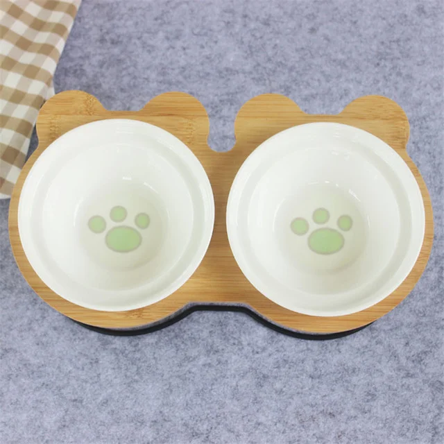 green paw