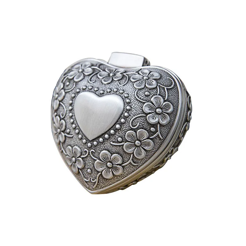 Vintage Jewelry Box Antique Heart Shaped Treasure Organizer Classic Heart Shape Metal Gift Box for Valentine's Day  Festivals