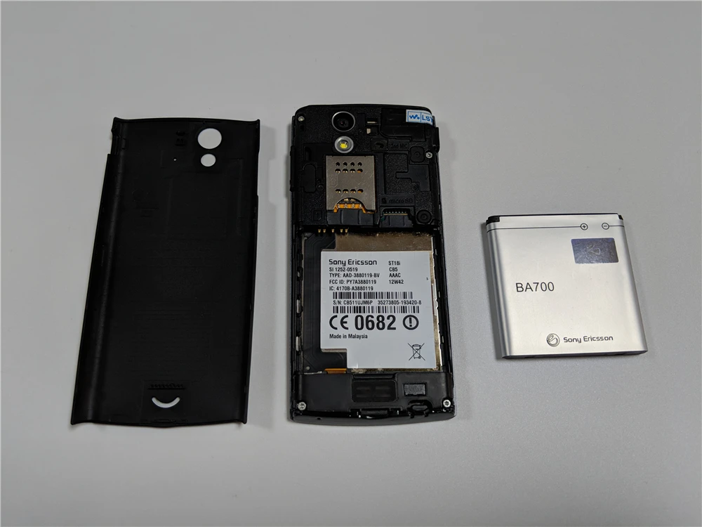Unlocked  Original Sony Ericsson Xperia ray ST18i Mobile Phone GPS WIFI 8MP Android Smartphone  bar  phone best refurbished iphone