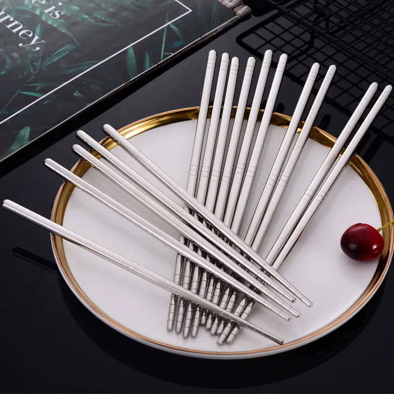 12042843582_1562102080