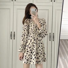 

2021 Winter New Korean Fashion Loose and Thin Temperament Horn Sleeve French Floral Dress Female Short Skirt Female