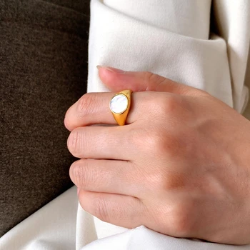 

Peri'sBox Minimalist Wide Round Natural Shell Rings Huggie Flat Gold Ring Fashion Trendy Statement Rings For Women Jewelry